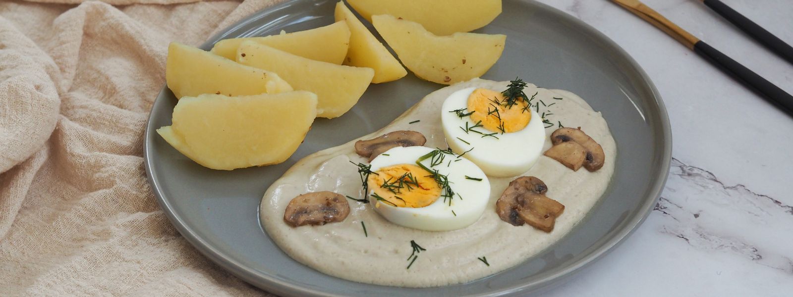 Hubová omáčka s vajíčkom a zemiakmi